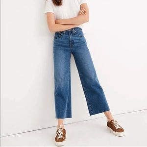 Madewell Jeans Womens Slim Wide Leg Crop
Raw Hem Medium Wash Blue Size 26